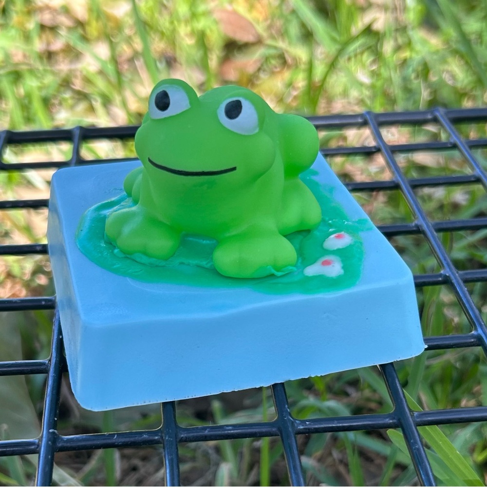 Frog on a Lily Pad Lavender Handmade Goat’s Milk Soap - Picture 1 of 5